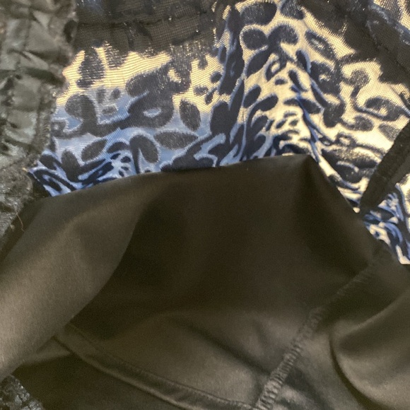 Sweet Ivy Girls Short Sleeve Velvet Burnout Ruffle Trimmed Dress - Picture 4 of 6